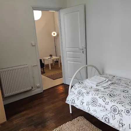Beau F3 Proche Hopital Central, Foire Exposition Apartment *